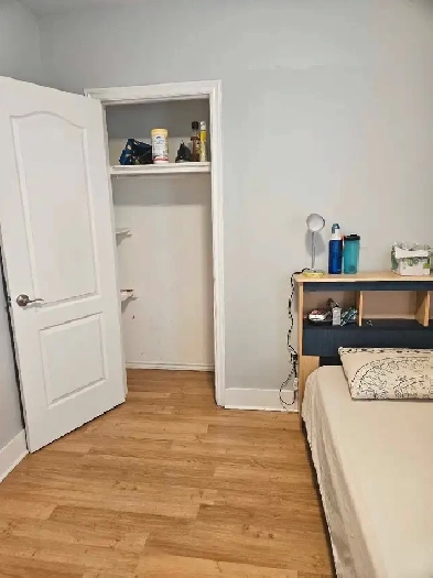 Room for rent Near Downtown Image# 3