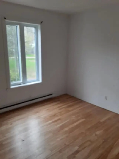 APPARTEMENT À LOUER, 3 1/2 Image# 2