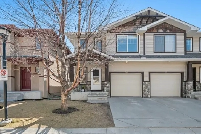 Hidden Valley Gem! Bright 2-Storey Walkout with Views, Upgrades Image# 9