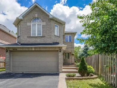 Lovely Bright 3BR 2.5WR Detached House Upper-level in Heartland Image# 6