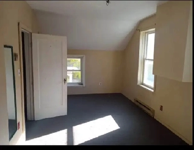 2 Bedroom 1 Bath Upstairs Apartment - Available Image# 2