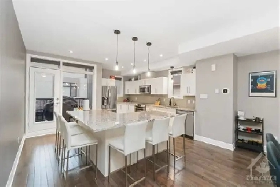 Private Master Bedroom for Rent, 936 Woodroffe Ave. Ottawa, ON Image# 4