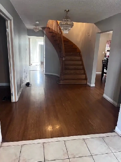 Upstairs room available for rent Image# 1