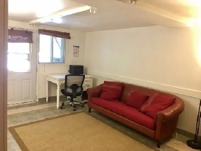 Grande chambre meublée dispo maintenant ou à partir du 1er juin Image# 9
