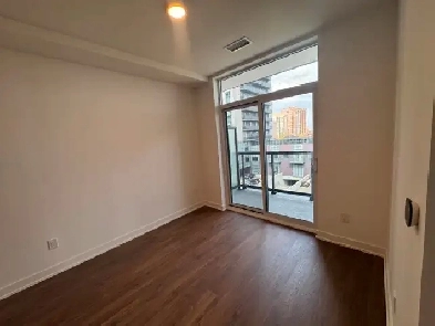 Never lived in condo room @ heart of Mississauga Image# 1