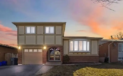 Charming 3-Bedroom Side-Split Home in Whitby Image# 1