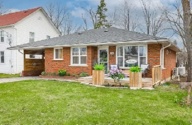 Perfect Bobcaygeon Bungalow Image# 2