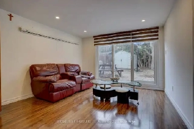 Walkout Renovated Apartment! 1 Bed 1 Bath! Parking Inc! Oshawa! Image# 1