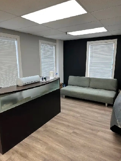 Short-Term Commercial Space for Lease Warden/Lawrence area Image# 4