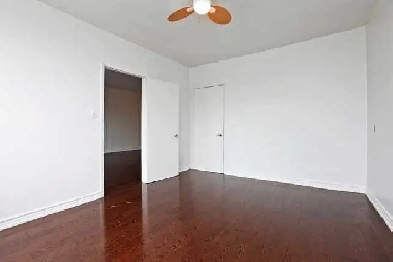 185 Danforth 2 Bdrm Apt. Image# 9
