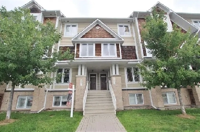 ROOM FOR RENT in TWO BEDROOM CONDO Image# 2