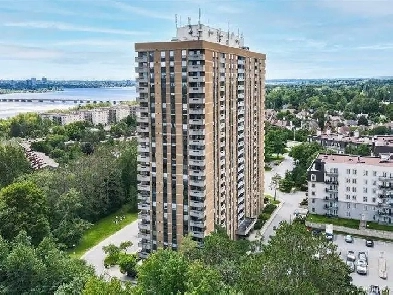 Beau condo à louer Image# 3