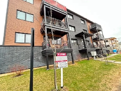 Grand 4 1/2 à louer, avec garage intérieur, internet inclus Image# 9