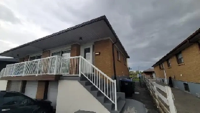 3 Bedroom house for rent near Westwood Mall, Malton, Mississauga Image# 3