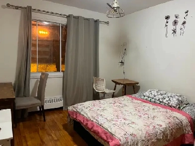 une chambre à louer disponible 720$ 5 mins à pied de metro monk Image# 1