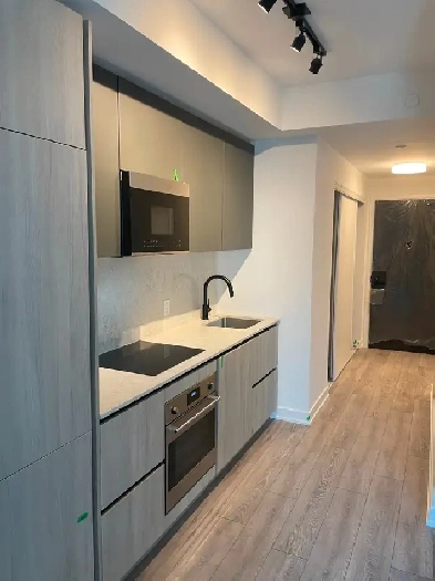 One Bedroom apartment unit for sale in Peter & Adelaide Image# 9