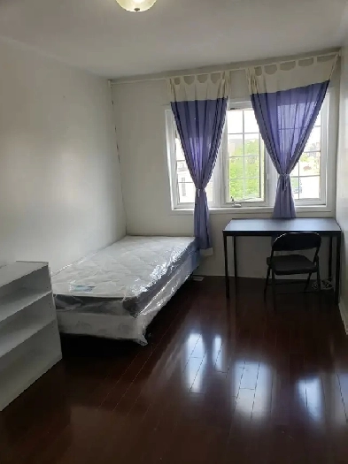 Rooms right by York University, Seneca, Schulich Business School Image# 1