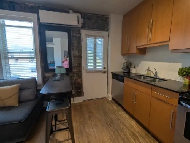 1 Bed 1 Bath Apartment  CA$1,695.   July first. Image# 9