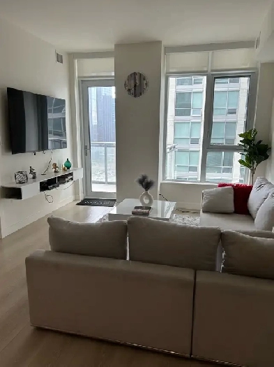 Luxury 1-Bedroom Eau Claire Condo – Stampede Rental Image# 6