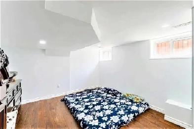 Shared room within budget in Brampton Downtown Image# 1