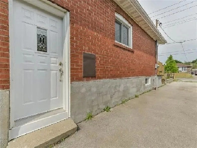 Basement room available for 2 male Image# 1