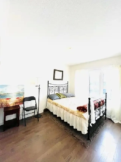 Private Master Bedroom w/ Ensuite – Fully Furnished Image# 1