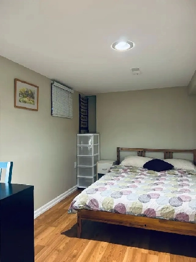 Furnished room for a female near Eglinton West Subway Station Image# 8