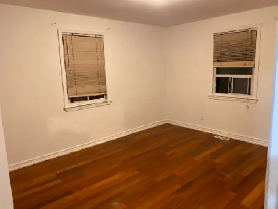 Spacious 1 Bedroom on Main Floor for Rent Image# 2