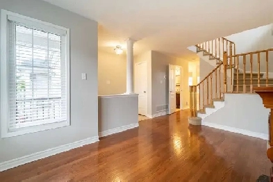 3-Bedroom Semi-Detached House for Lease in Churchill Meadows Image# 2