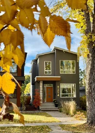 House for Sale. 5 bedrooms, 3.5 bedrooms, quiet street Image# 1