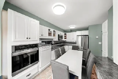 3Beds 2Bath 2Parking Full Townhouse Cottonwood Maple Ridge Rent Image# 1