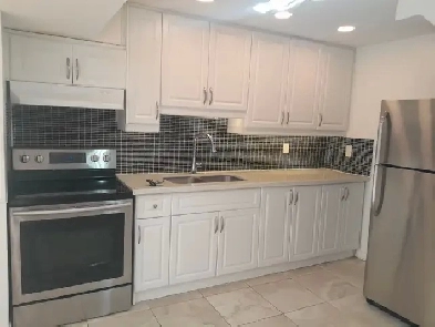 2bedroom Walkout basement in pickering Image# 1