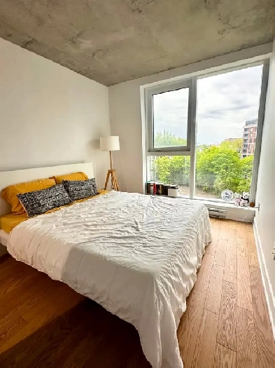 Griffintown Condo, 1 bedroom, gym & pool Image# 14