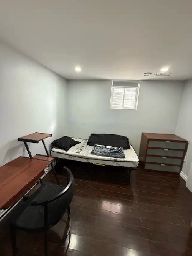 Room for Rent (Mavis and Burnhamthrope) Image# 4