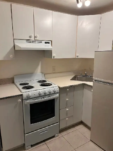 Studio à Louer à Côte-des-Neiges disponible dès maintenant Image# 3