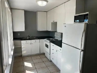 2-bedroom, Edge of Wortley, Downtown, UWO students Image# 10