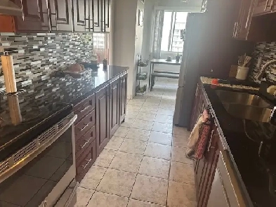 Room For Rent. Female only. Large, Bright Condo in Mississauga Image# 17