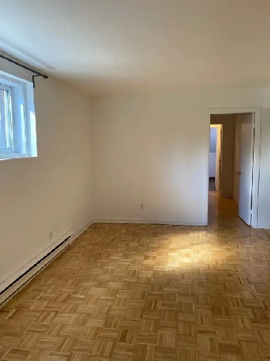 clean 3 1/2 walk out basement for July 1st 1300 $ Image# 9
