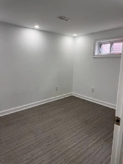 Jane/ Sheppard  2beds- 1bath basement unit Image# 4