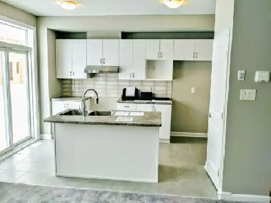 Modern 3 bedroom Townhouse for Rent in Orleans Image# 1
