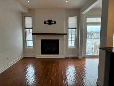 HOUSE TO LEASE_3 BEDROOMS SEMI DEATCHED Image# 7