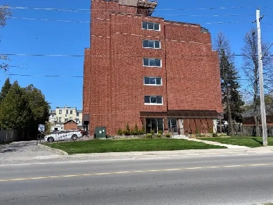 BOWMANVILLE 2 BEDROOM CONDO (1100 SQ FT) Image# 1