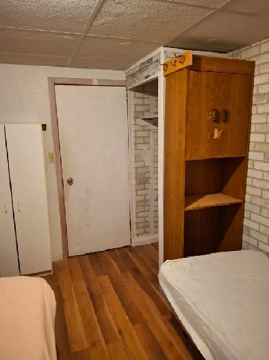 650 single room for male student Image# 1