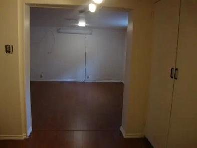 1 Bedroom Basement Apartment Image# 5