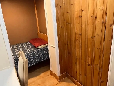 ‏Private, Bright & Clean Room for 1 Male at Midland & Finch Image# 1