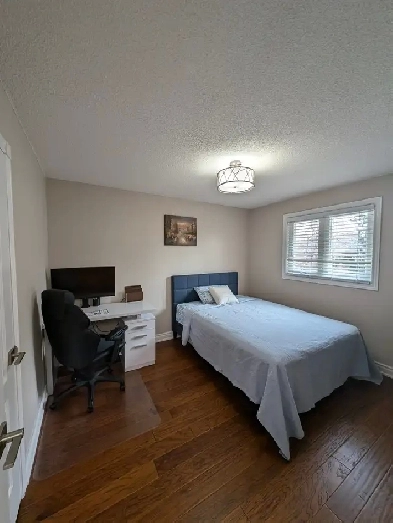 Room for rent close to UTM & Sheridan for students/co-ops Image# 1