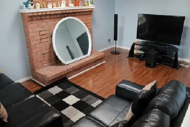 Close UWO, Wonderland &Sarnia, Immediately Image# 1