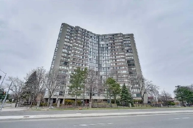 Extra LARGE 1 bedrm  Den condo Sq One Mississauga 1000 sqft Image# 4