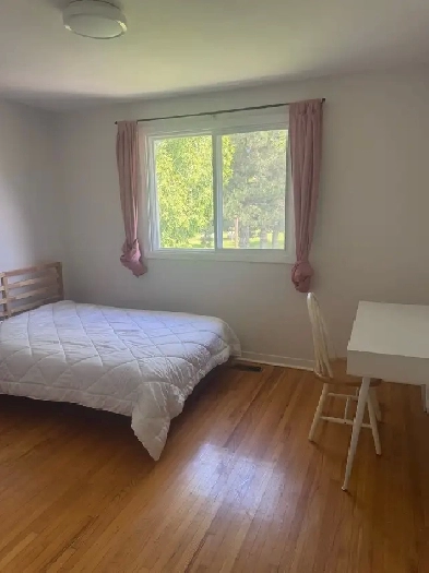 Private Room - Shared bathroom with another girl Image# 3