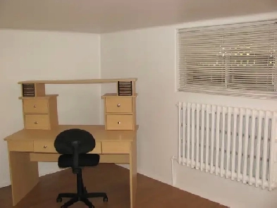 Logement 3 1/2 à louer à 2 pas du Métro Du Collège Image# 2